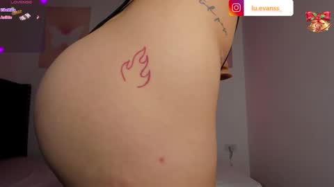 Snapshot of lucero_evanss chatting on December 24, 1:16 am Lucero online show from December 24, 1:16 am