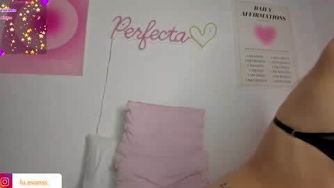 Snapshot of lucero_evanss chatting on January 16, 1:06 am Lucero online show from January 16, 1:06 am