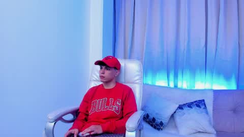 Lucho online show from April 2, 3:59 am