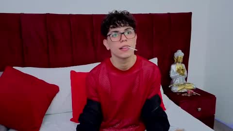 Lucho online show from April 11, 4:06 am