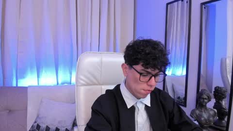 Lucho online show from April 12, 3:33 am