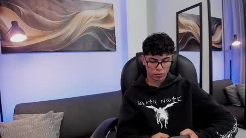 Lucho online show from April 17, 3:42 am