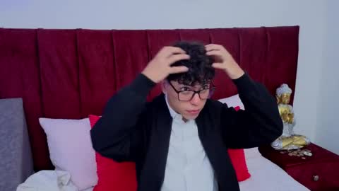 Lucho online show from April 18, 3:43 am