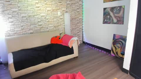 Luci online show from March 5, 9:16 am