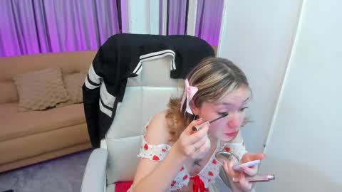 lucia_copper online show from November 17, 12:33 pm