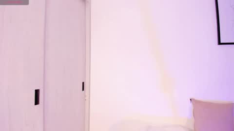 Snapshot of lucia_lee_ chatting on November 25, 11:38 pm Lucia online show from November 25, 11:38 pm