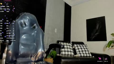 L U C I A online show from May 25, 1:06 pm