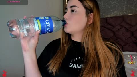 lucia star  online show from December 11, 9:01 pm