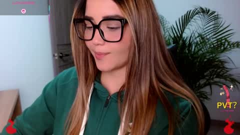 lucia star  online show from March 31, 1:07 am