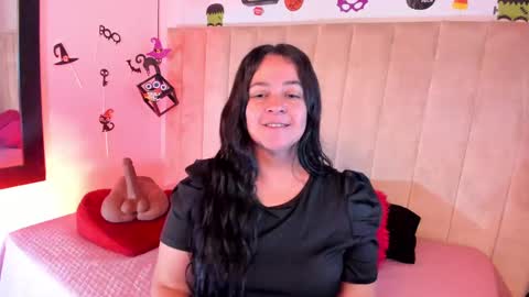 Lucia Vonne online show from October 7, 1:03 am