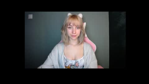 Lucy online show from April 7, 6:19 pm