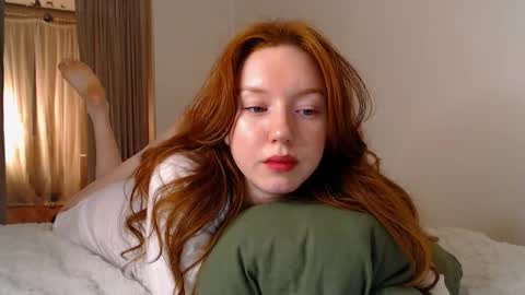 Snapshot of luciacoy chatting on February 4, 8:59 pm Lucia online show from February 4, 8:59 pm