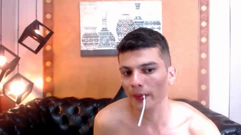 Snapshot of lucian_mills chatting on November 8, 11:25 pm Lucian online show from November 8, 11:25 pm