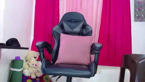 Snapshot of luciana0326 chatting on December 2, 8:59 pm luciana0326 online show from December 2, 8:59 pm