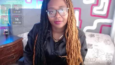 Snapshot of luciana_moraine chatting on November 17, 7:08 pm Luciana online show from November 17, 7:08 pm