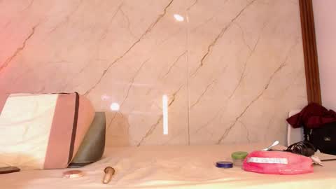 Snapshot of lucianaamorena chatting on December 19, 11:12 pm Luciana Morena online show from December 19, 11:12 pm