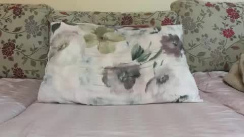 Snapshot of lucianalive chatting on January 10, 5:20 am Mysterious Girl online show from January 10, 5:20 am