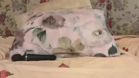 Snapshot of lucianalive chatting on March 2, 5:08 am Mysterious Girl online show from March 2, 5:08 am