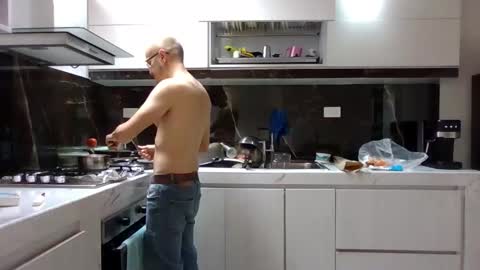 Snapshot of lucianneo chatting on November 28, 3:36 pm LucianNeo online show from November 28, 3:36 pm