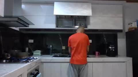 Snapshot of lucianneo chatting on December 1, 7:19 pm LucianNeo online show from December 1, 7:19 pm