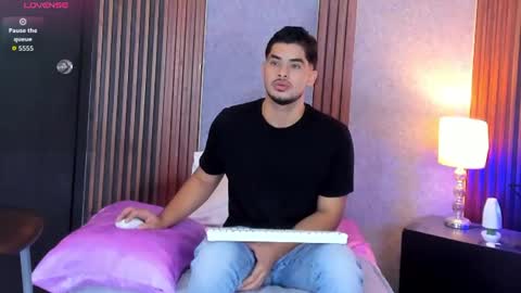 Snapshot of luciano_vitale_ chatting on June 30, 12:06 pm Luciano online show from June 30, 12:06 pm