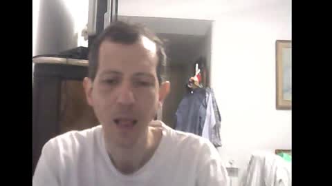 Snapshot of lucianoaxel chatting on December 17, 1:18 am Luciano online show from December 17, 1:18 am