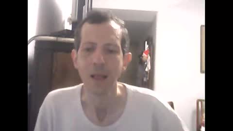 Snapshot of lucianoaxel chatting on January 1, 4:18 am Luciano online show from January 1, 4:18 am