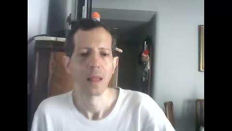 Snapshot of lucianoaxel chatting on January 1, 12:55 pm Luciano online show from January 1, 12:55 pm