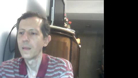 Snapshot of lucianoaxel chatting on February 21, 1:11 am Luciano online show from February 21, 1:11 am