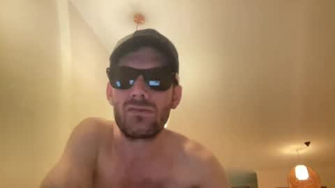 Snapshot of lucianopc chatting on July 7, 7:23 am lucianopc online show from July 7, 7:23 am