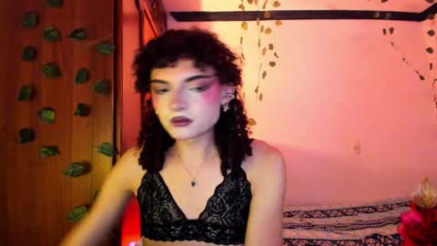Lucy or Lucian 3 Come to my social Links3   online show from December 17, 5:35 am
