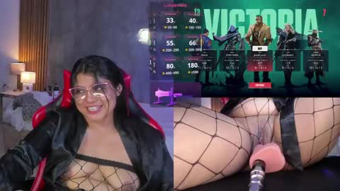 Snapshot of luciareid chatting on May 6, 5:07 pm Lucia online show from May 6, 5:07 pm