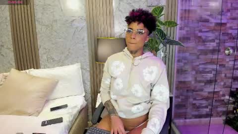 Snapshot of luciawallace chatting on July 11, 11:17 pm lucia wallace online show from July 11, 11:17 pm