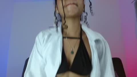 Snapshot of lucie_petite chatting on January 23, 11:26 pm Lucie - online show from January 23, 11:26 pm