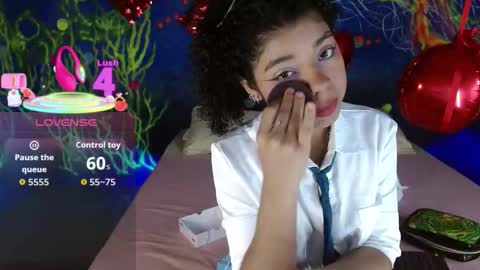 Snapshot of lucie_petite chatting on September 21, 6:42 pm Lucie - online show from September 21, 6:42 pm