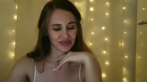 Snapshot of luciemack chatting on June 24, 6:18 pm LucieMack online show from June 24, 6:18 pm