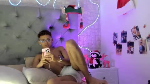 Snapshot of lucien_gray_ chatting on December 5, 8:12 am Lucien Gray online show from December 5, 8:12 am