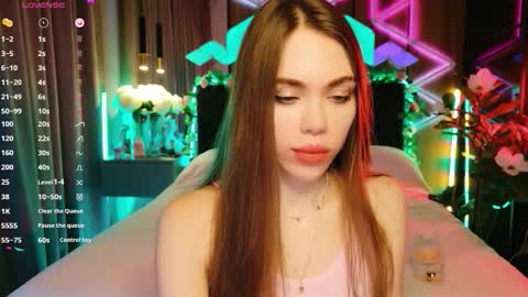 MimiFors online show from September 22, 5:04 pm