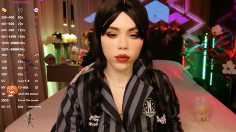 MimiFors online show from October 31, 3:35 pm