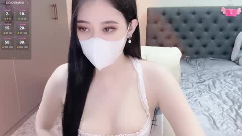 Snapshot of lucii04 chatting on January 18, 5:28 pm lucii04 online show from January 18, 5:28 pm