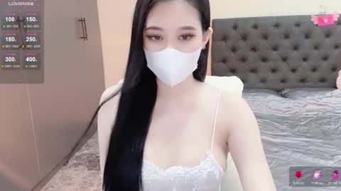 Snapshot of lucii04 chatting on March 2, 2:24 pm lucii04 online show from March 2, 2:24 pm