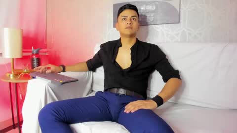 Leo online show from February 4, 11:27 am