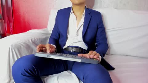 Leo online show from February 11, 2:35 pm