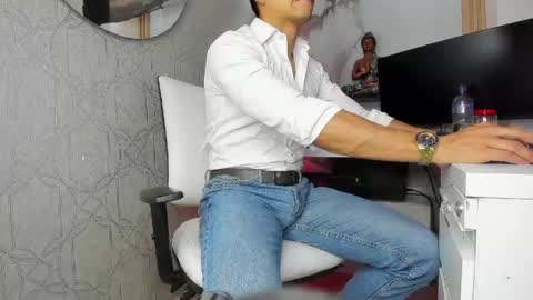 Snapshot of lucii_fer_ chatting on May 23, 11:36 am Leo online show from May 23, 11:36 am
