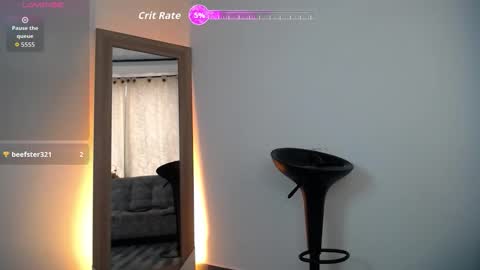 Snapshot of luciiana_lol chatting on December 14, 3:39 pm luciiana online show from December 14, 3:39 pm