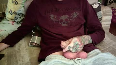 Snapshot of lucio_grande chatting on December 8, 10:41 am Wow Lucian 3 online show from December 8, 10:41 am