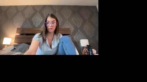 April online show from November 5, 5:35 pm