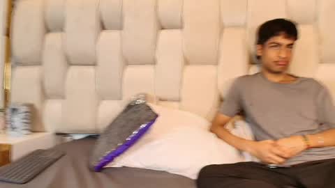 LUCK AND SAMUEL online show from April 18, 2:26 am