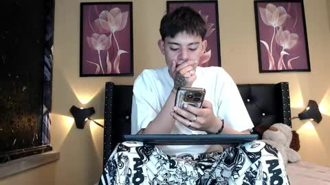 luckk_ online show from April 9, 4:12 am