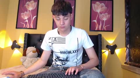 luckk_ online show from April 10, 5:23 am